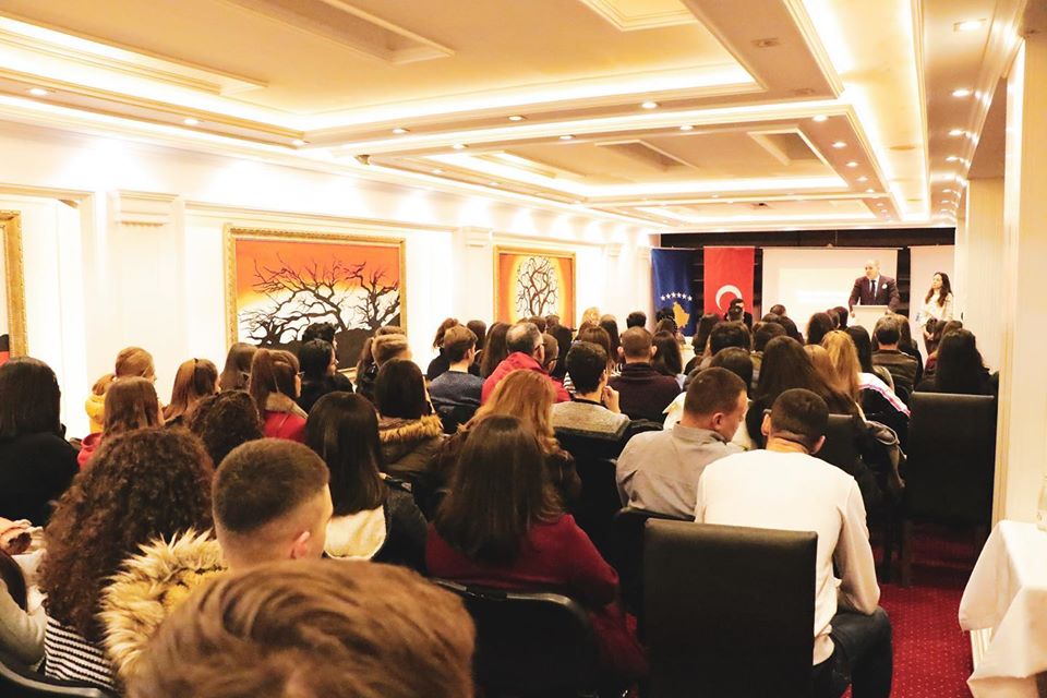 Kosova’da “Türkiye Bursları” Bilgilendirme Toplantısı Düzenlendi