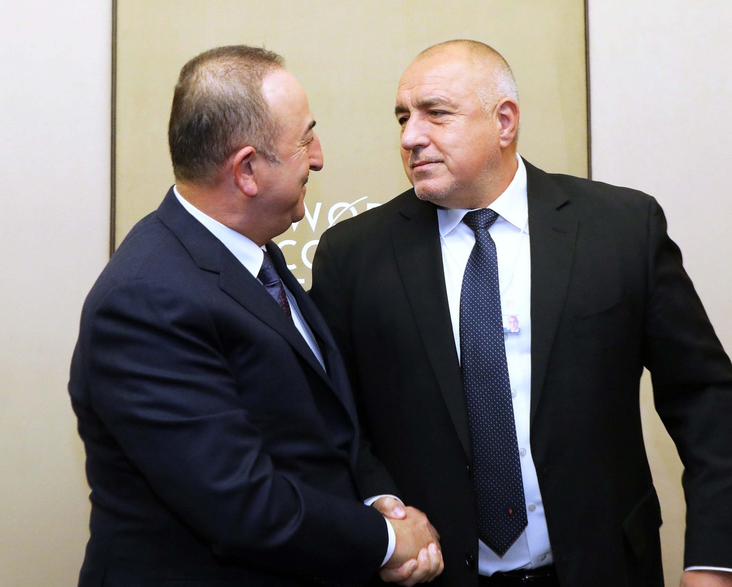 Bulgaristan Başbakanı Borisov, Davos’ta Türkiye Dışişleri Bakanı Mevlüt Çavuşoğlu ile bir araya geldi