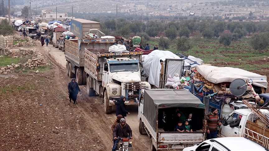 Son 48 saatte 36 bin sivil daha Türkiye sınırı yakınlarına göç etti