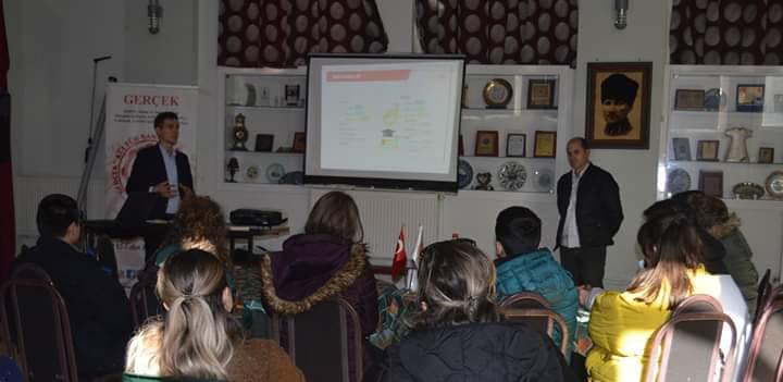 Kosova’da, Türkiye Bursları bilgilendirme toplantısı düzenlendi
