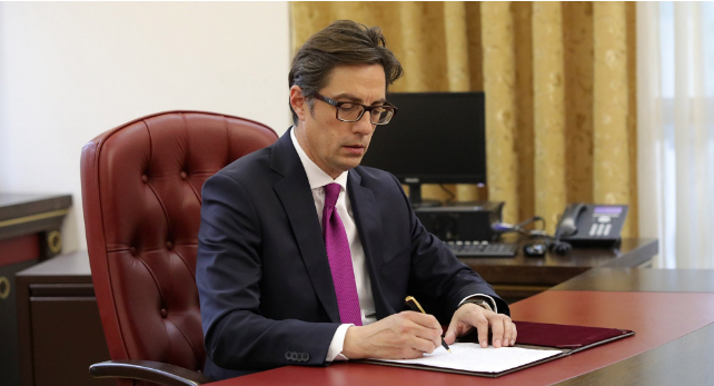 Cumhurbaşkanı Pendarovski, salgın dönemi cezalarını affeden yasaya ilişkin kararnameyi imzaladı
