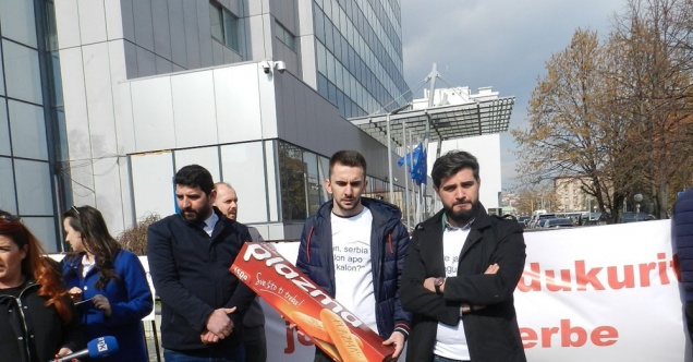 Kosova’da Sırp ürünlerine yüzde 100’lük gümrük vergisi protestosu