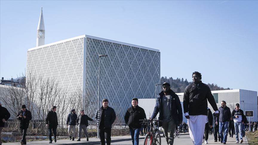 Ljubljana’nın ilk camisinde ilk cuma namazı kılındı