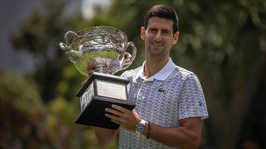 Avustralya Açık’ta Djokovic’in bileği bükülmüyor