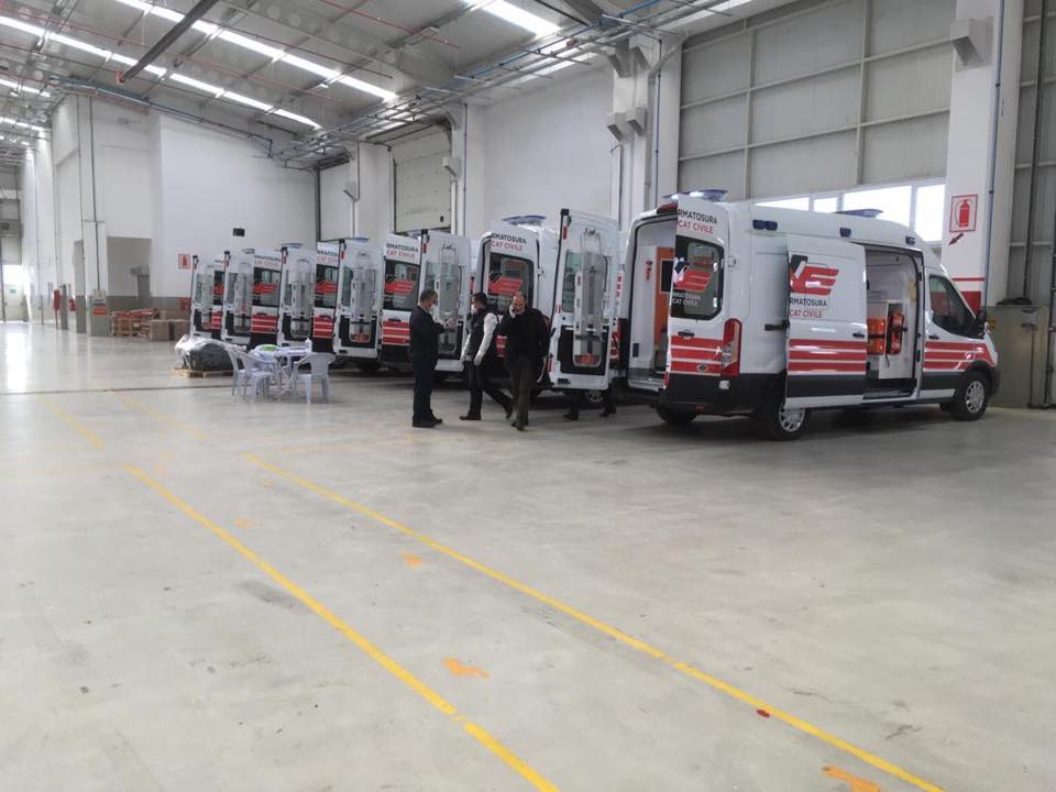 Türkiye’den Arnavutluk’a ambulans yardımı