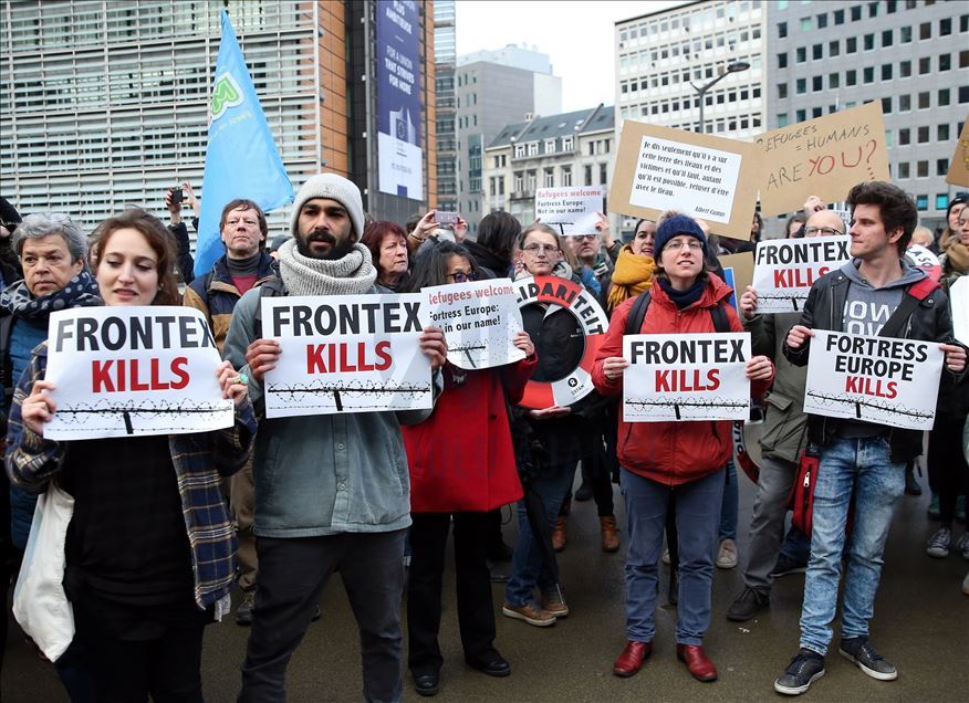 Brüksel’de, AB’nin ve Yunanistan’ın göç politikaları protesto edildi