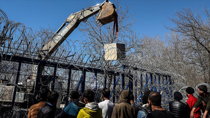 Yunanistan, Kastanies Sınır Kapısı’na beton bloklar yerleştirdi