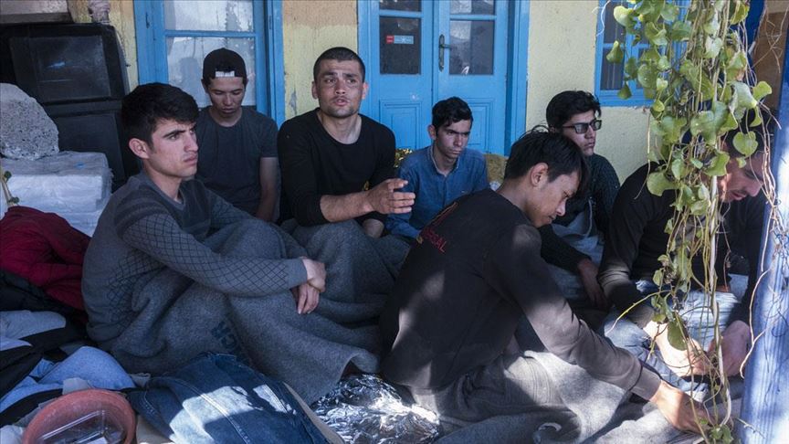 Yunan Sahil Güvenlik ekipleri sığınmacıların eşyalarına el koydu
