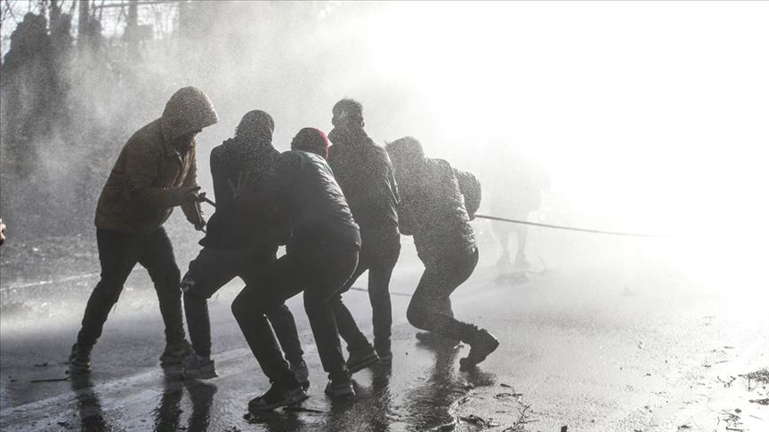 AB Yunanistan’dan ‘sığınmacılara şiddet iddialarını’ soruşturmasını istedi