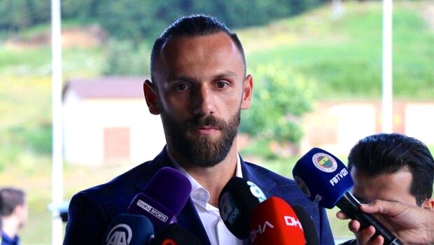Fenerbahçeli futbolcu Vedat Muriçi’den, Kosova’ya ‘EVDE KAL’ çağrısı