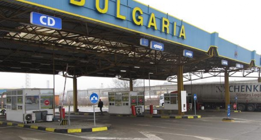 Bulgaristan sınır kapılarını Türkiye’den yolcu ve araç trafiğine yeniden açtı