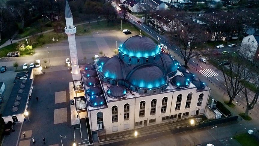 Almanya’daki camilerin çoğu 9 Mayıs’tan itibaren ibadete açılacak