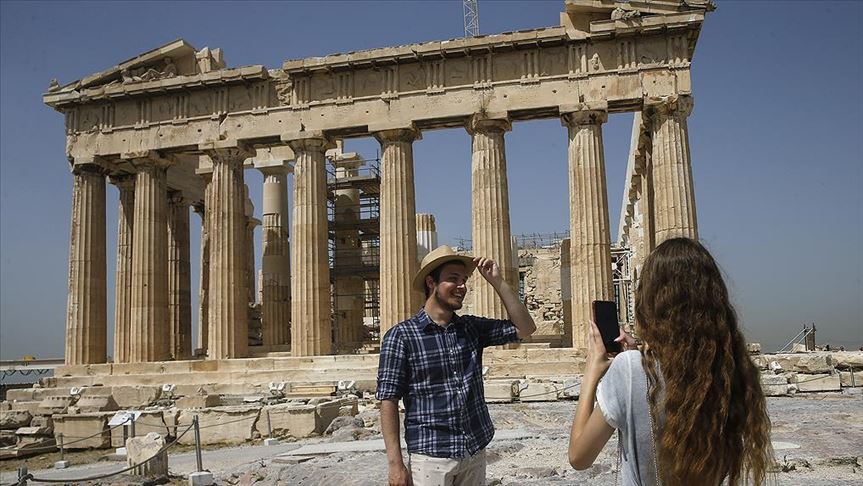 Yunanistan’da turistlere Kovid-19 testi yapılmayacak