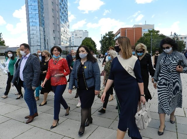 Savaşta cinsel istismara uğrayan Kosovalı kadınlara destek yürüyüşü