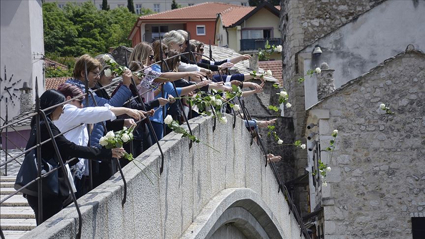 Bosna’daki savaşın sivil kurbanları Beyaz Kurdele Günü’nde anıldı