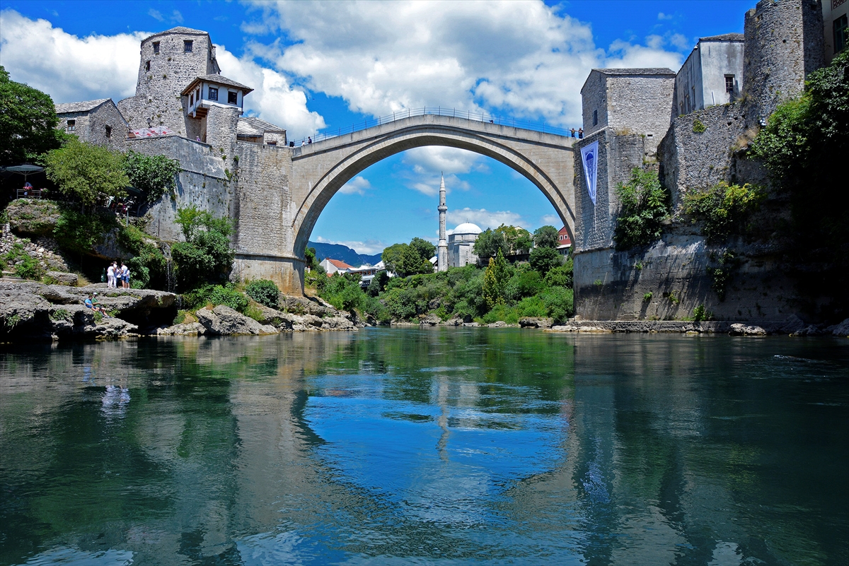 Tarihi Mostar Köprüsü’nün yeniden açılışının 16. yılı