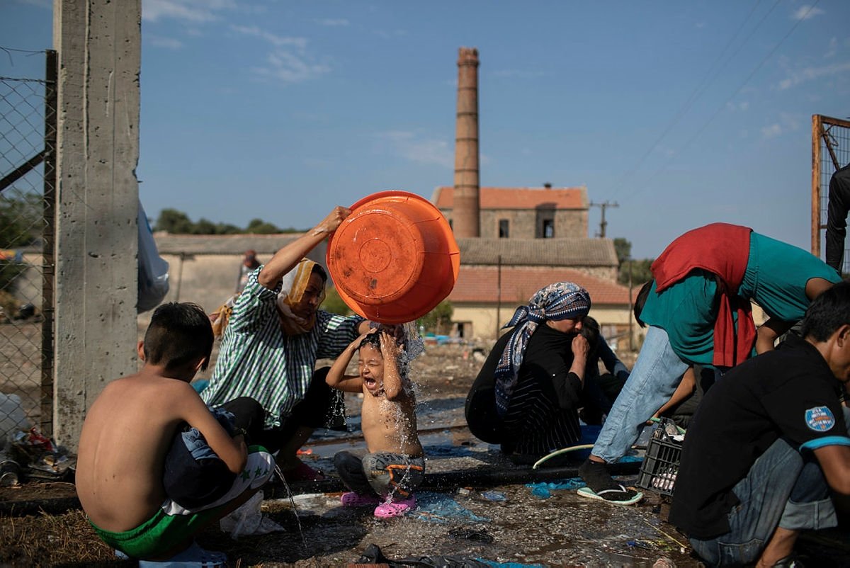 Yunanistan, sığınmacıların kötü yaşam koşullarının görüntülenmesini engelliyor