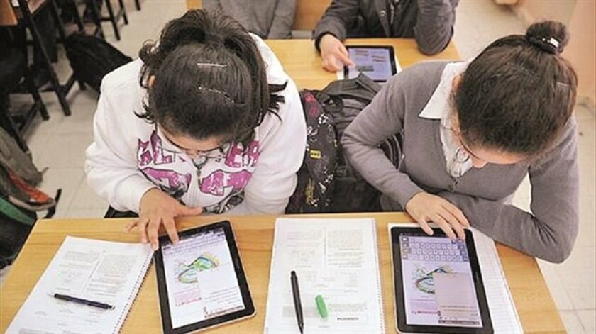 AB kaynaklarıyla Bulgaristan’da öğretmen ve öğrencilere bilgisayarlar alınacak