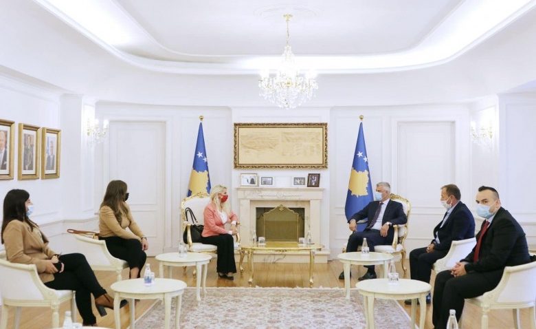 Kosova Cumhurbaşkanı Thaçi, Kosovalı Boşnakları kabul etti