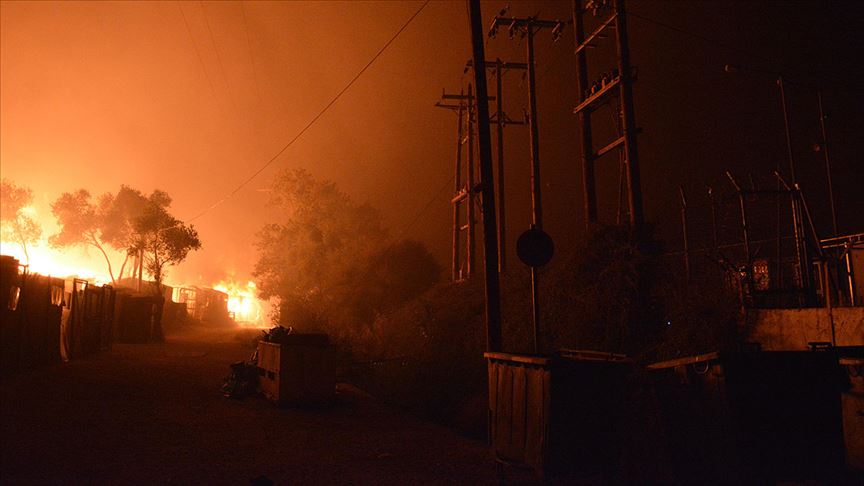 Yunanistan’ın Midilli Adası’ndaki yangın sonrası bölgede OHAL ilan edildi