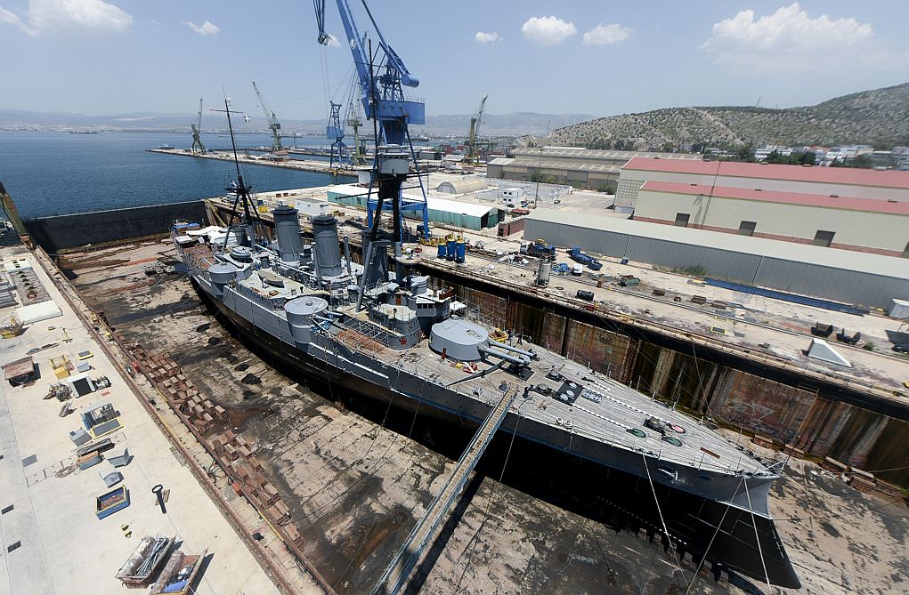 Yunanistan stratejik bir limanını daha ABD’ye satıyor