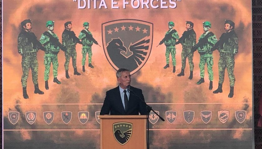 Kosova Güvenlik Gücü kuruluş yıldönümü askeri törenle kutlandı