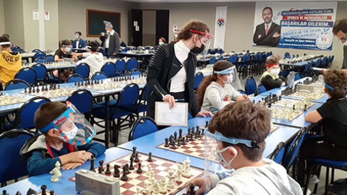 Balkan Yaş Grupları Satranç Şampiyonası çevrim içi yapıldı