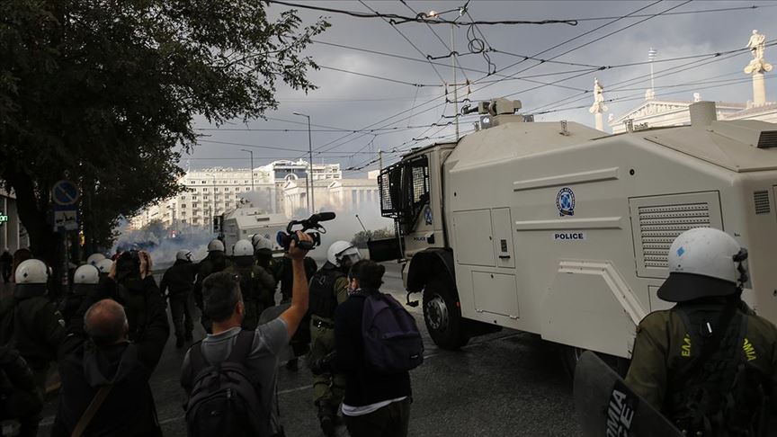 Yunanistan’da ’17 Kasım’ protestolarına polis müdahalesi