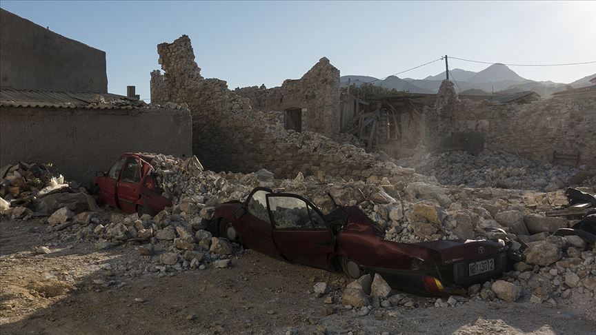 Depremin vurduğu Yunanistan’ın Sisam Adası yaralarını sarmaya çalışıyor
