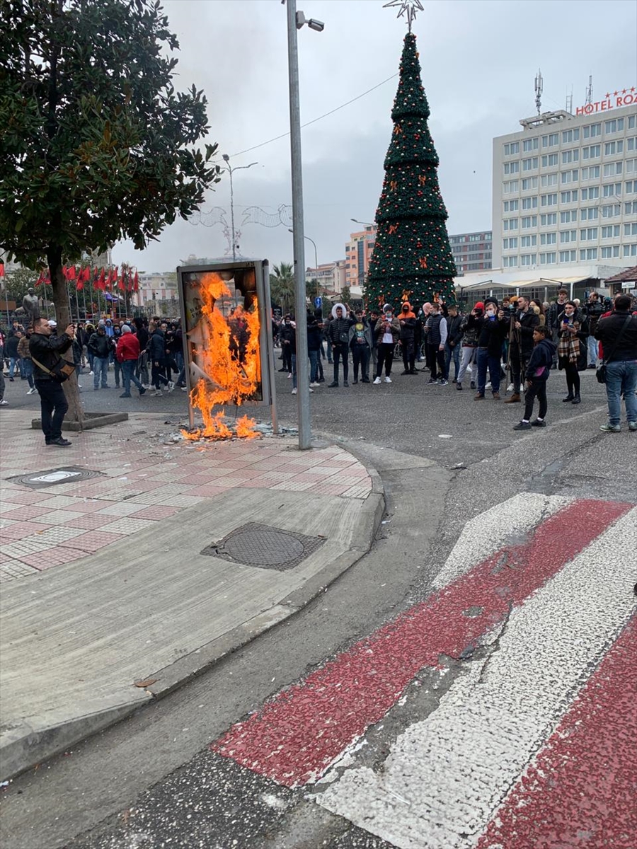 Arnavutluk Başbakanı Rama’nın partisinin İşkodra’daki ofisine saldırı