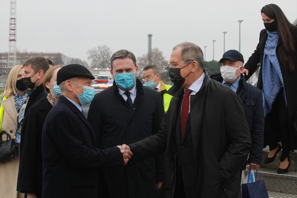 Sırbistan’ı ziyaret eden Lavrov, Kosova konusunda AB’yi eleştirdi
