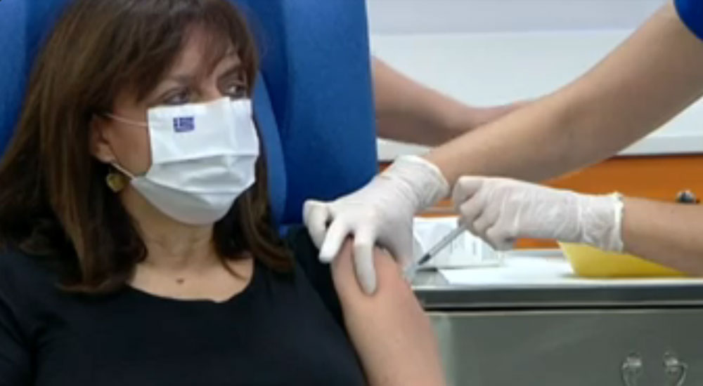 Yunanistan Cumhurbaşkanı Sakellaropoulou koronavirüs aşısı oldu