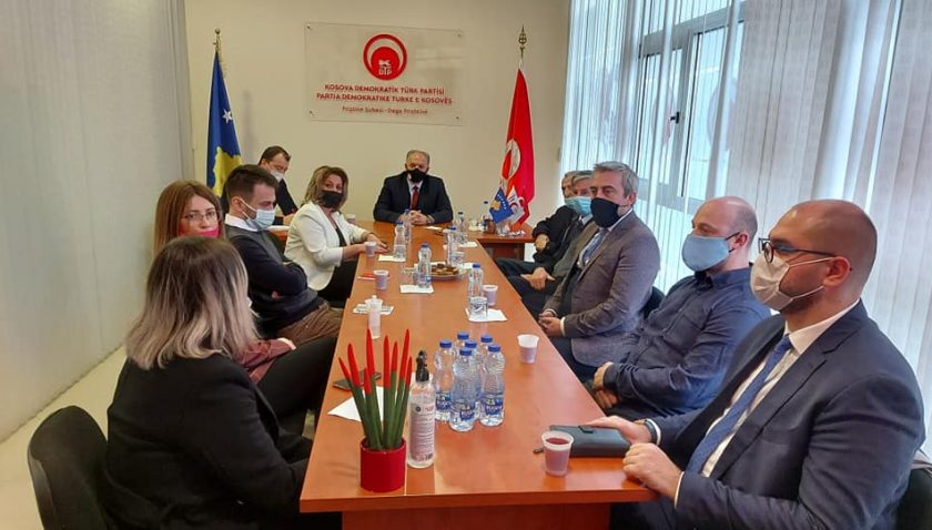 Kosova’da Türkçe eğitimdeki sorunlar ele alındı