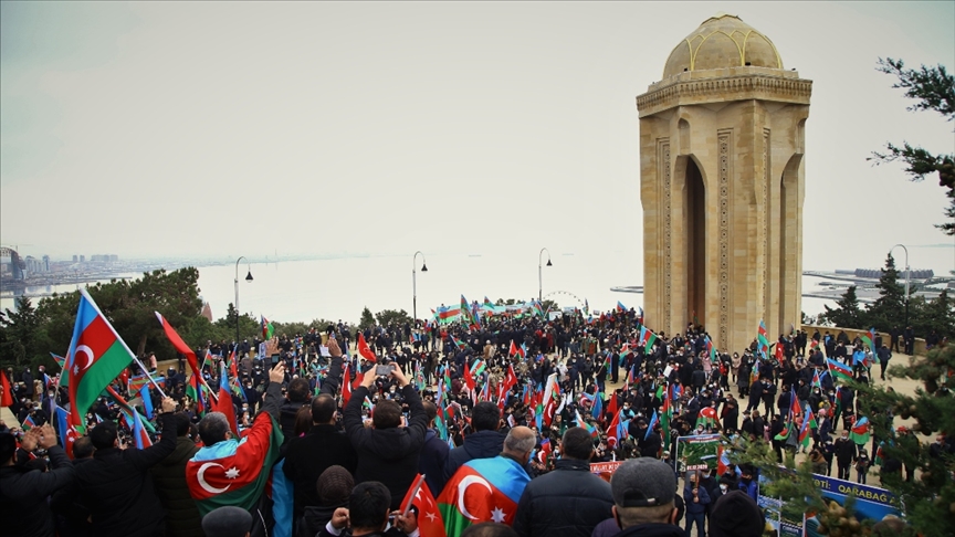 Azerbaycan’da, Ermenistan’ın yenilgiyi kabul ettiği 10 Kasım tarihi ‘Zafer Günü’ ilan edildi