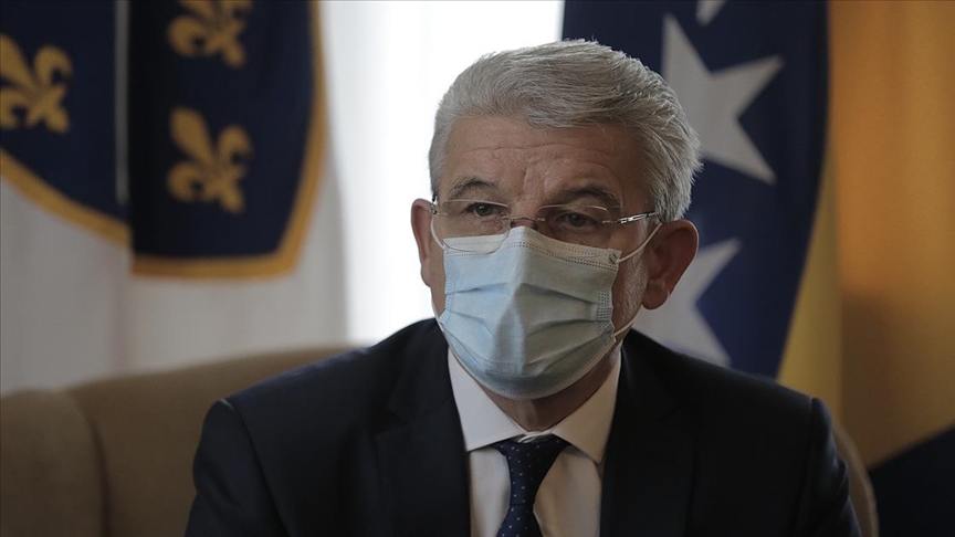 Boşnak lider Sefik Dzaferovic, ‘Koronavirüsle zorlu mücadele’ fotoğrafına oy verdi