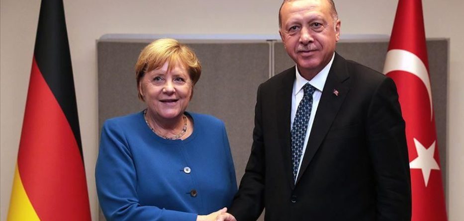 Kosovalıların en çok beğendikleri liderler Tayyip Erdoğan ve Merkel oldu