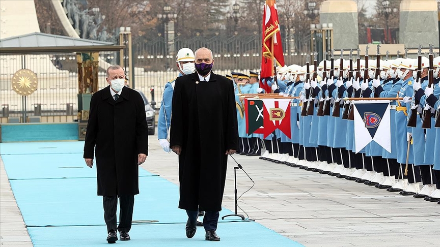 Arnavutluk Başbakanı Rama Ankara’da resmi törenle karşılandı