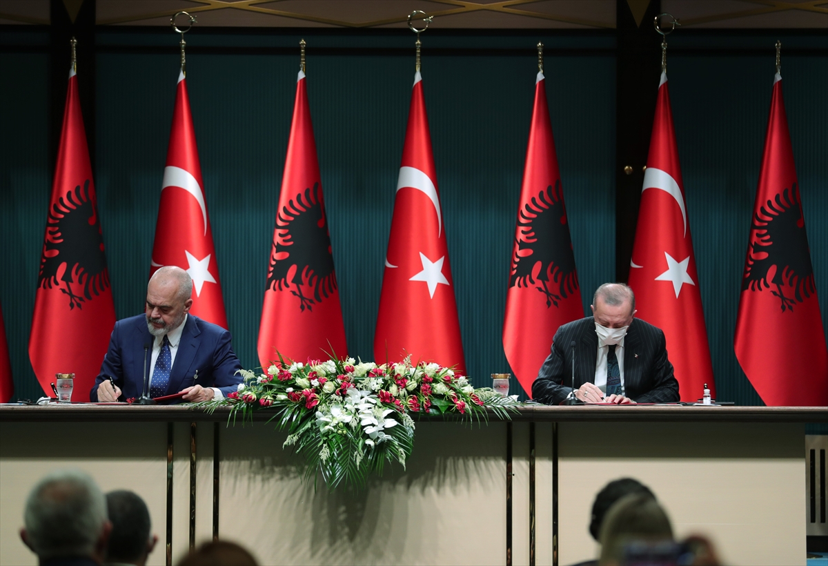 Türkiye ile Arnavutluk arasında anlaşmalar imzalandı