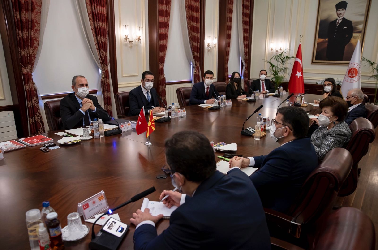 K. Makedonya AYM Heyeti, Türkiye Adalet Bakanı Gül ile görüştü
