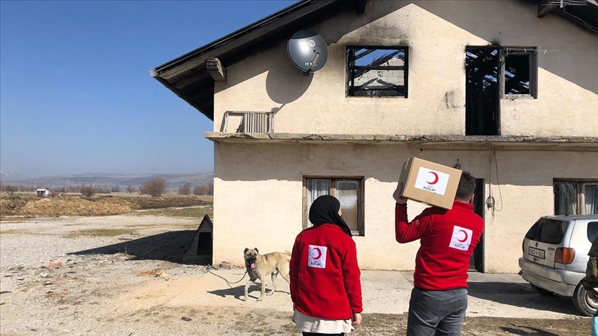 Türk Kızılay, Bosna Hersek’te ihtiyaç sahiplerine gıda paketi dağıttı