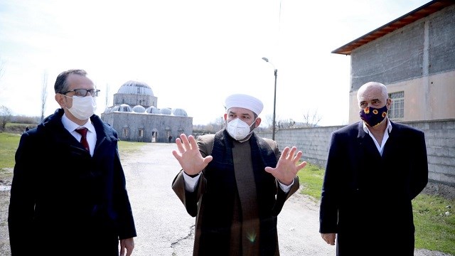 Arnavutluk Başbakanı Rama, Türkiye’nin desteğiyle onarılacak Kurşunlu Camisi’ni ziyaret etti