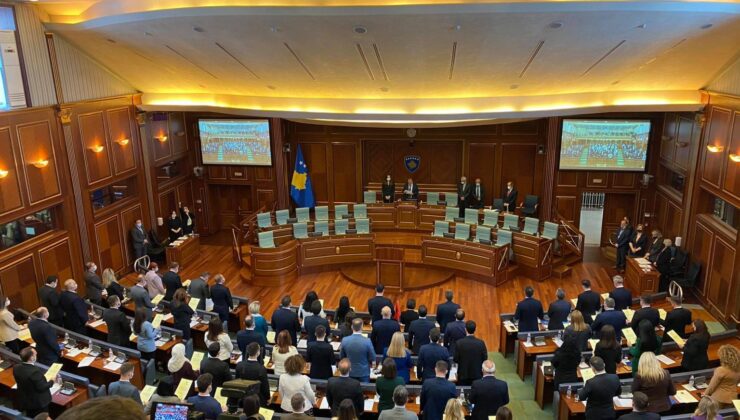 Kosova’da 114 milletvekili yemin ederek göreve başladı