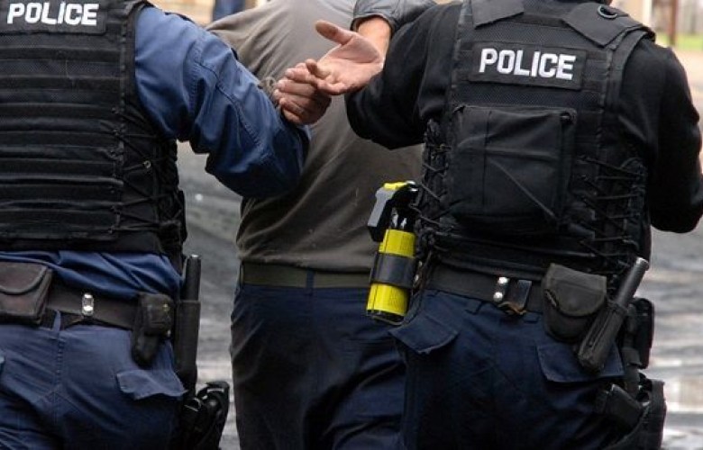 Kosova’da 8 polis memuru gözaltına alındı