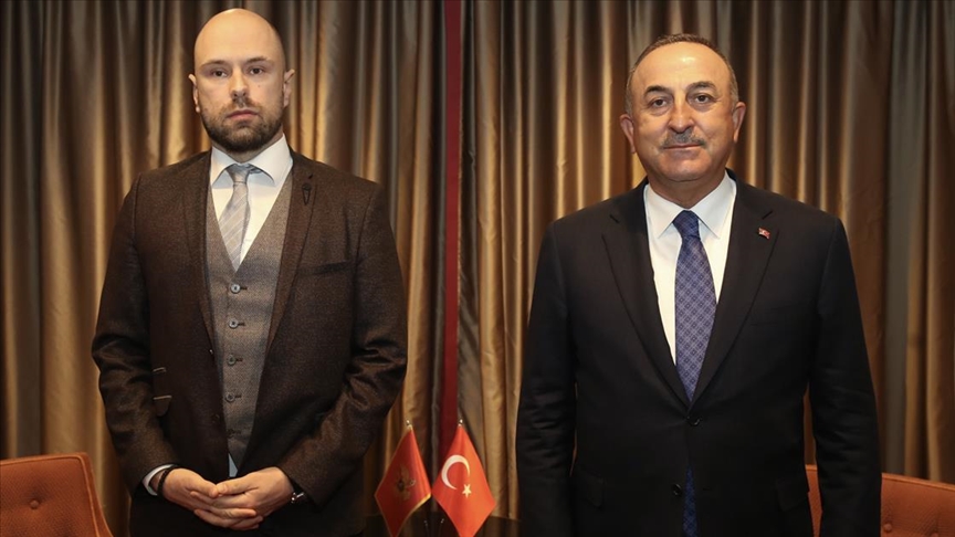 Türkiye Dışişleri Bakanı Çavuşoğlu, Brüksel’de Karadağlı mevkidaşı Raduloviç’le bir araya geldi