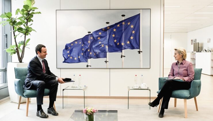 Kosova Başbakanı Kurti, Verhelyi ile görüştü