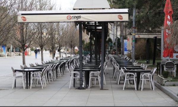Kosova’da Pazartesi günü AVM, kafe ve restoranlar açılıyor