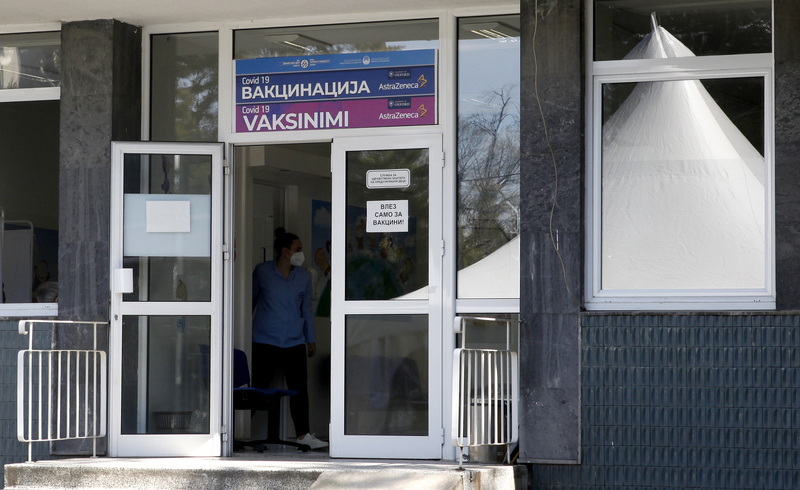 K. Makedonya’da 77 yaş üstü 730 vatandaş aşılandı