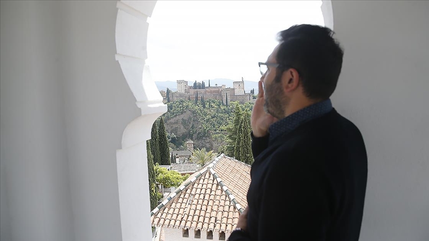 İspanya’da ezan, minareden yüksek sesle sadece Granada’daki Ulu Cami’nde okunuyor