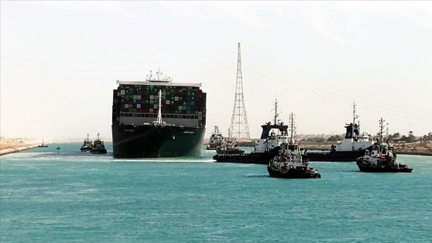 Mısır Süveyş Kanalı’nı günlerce kapatan geminin sahibi firmadan 1 milyar dolar tazminat istiyor