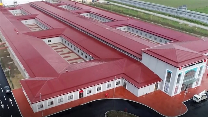 Türkiye’nin Arnavutluk’ta inşa ettiği hastane açılıyor